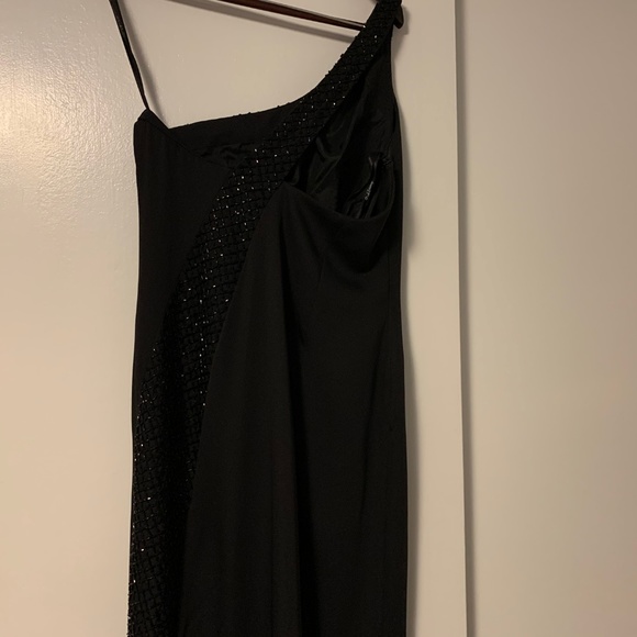 ONE SHOULDER BLACK EVENING GOWN WITH BEADED TRIM - Picture 2 of 4